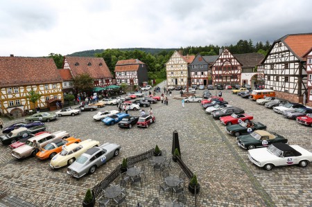 05_Mittagsstopp-auf-dem-historischen-Marktplatz-im-Hessenpark         